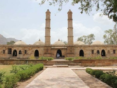 champaner-pavagadh archaeological park