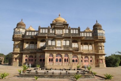 vijaya vilas palace
